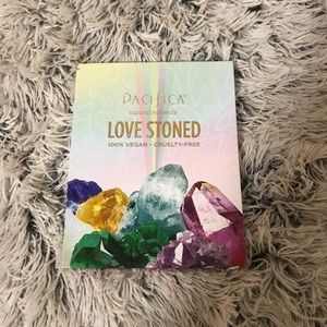 Pacifica love stoned pallet